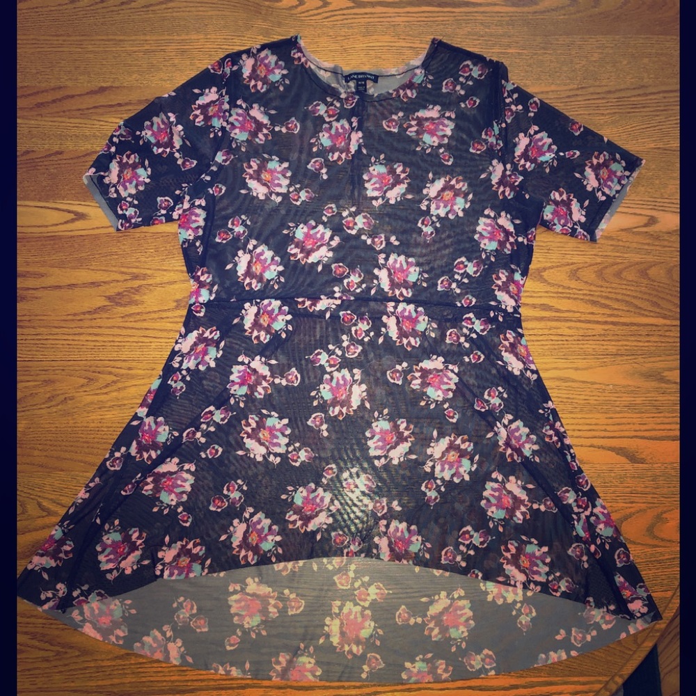 Floral mesh tunic size 14/16 NWOT